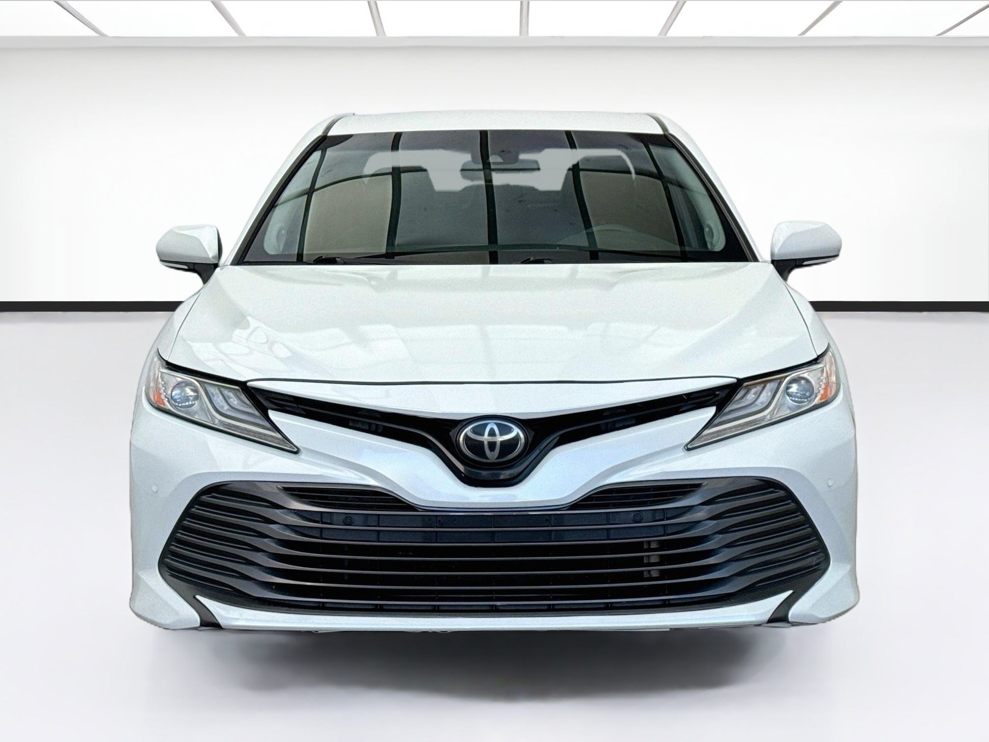 Used 2018 Toyota Camry XLE w/ Audio Package FWD image 2