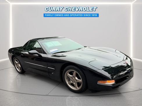 Used 2001 Chevrolet Corvette Coupe w/ Preferred Equipment Group2 RWD image 1