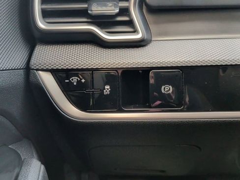 Used 2024 Kia Sportage LX image 23