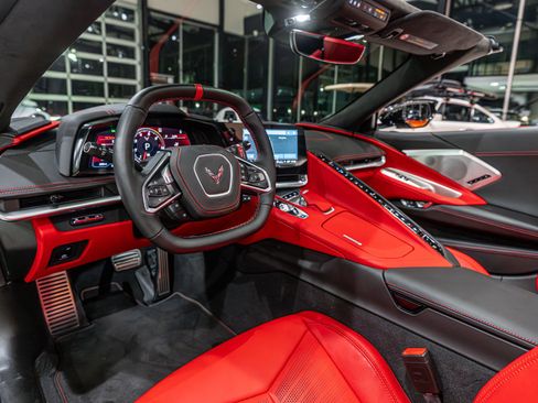 Used 2021 Chevrolet Corvette Stingray Premium Conv w/ Z51 Performance Package image 7