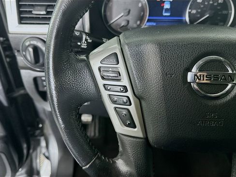 Used 2021 Nissan Titan SV w/ SV Convenience Package image 26