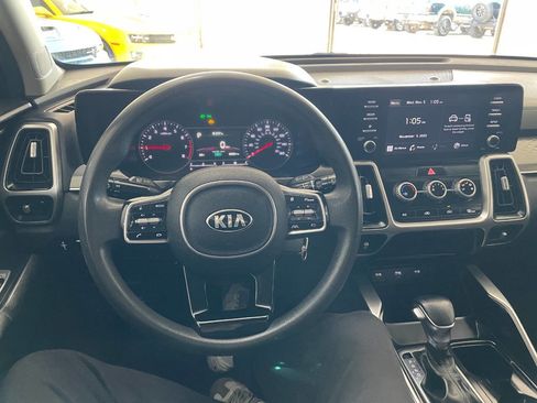 Used 2021 Kia Sorento LX image 32