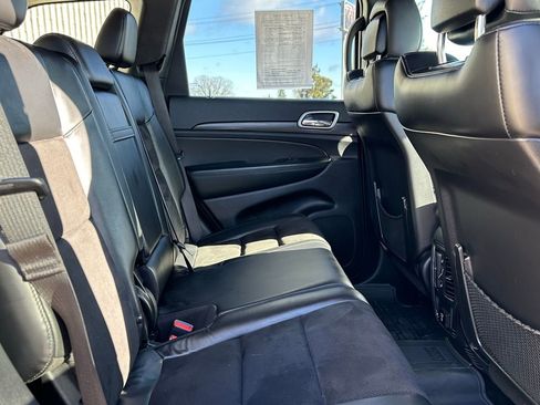Used 2022 Jeep Grand Cherokee Laredo X AWD/4WD image 15