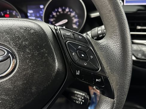 Used 2019 Toyota C-HR LE image 17