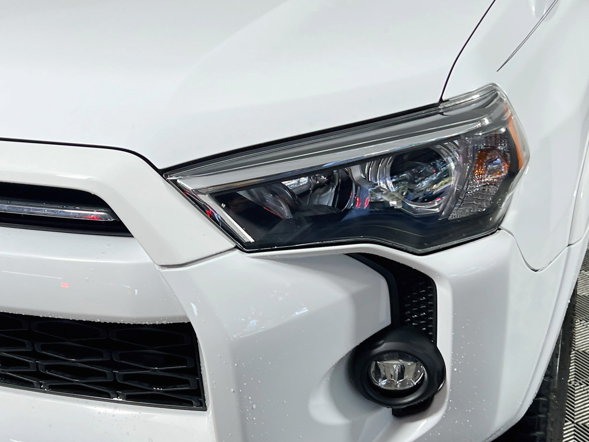 Used 2023 Toyota 4Runner SR5 AWD/4WD image 12