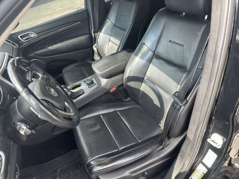 Used 2017 Jeep Grand Cherokee Summit w/ Platinum Series Group AWD/4WD image 15