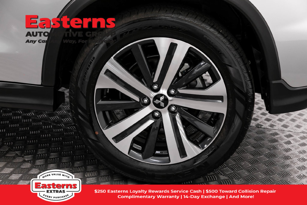 Used 2025 Mitsubishi Outlander Sport SE AWD/4WD image 33