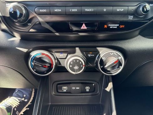 Used 2026 Hyundai Venue SE image 29