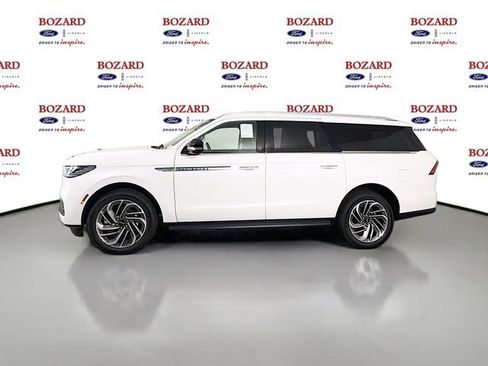 New 2026 Lincoln Navigator L Premier AWD/4WD image 5