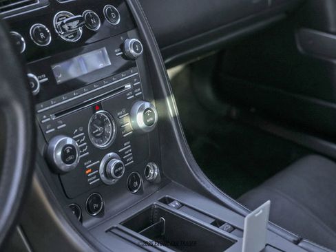 Used 2012 Aston Martin V8 Vantage Roadster image 30