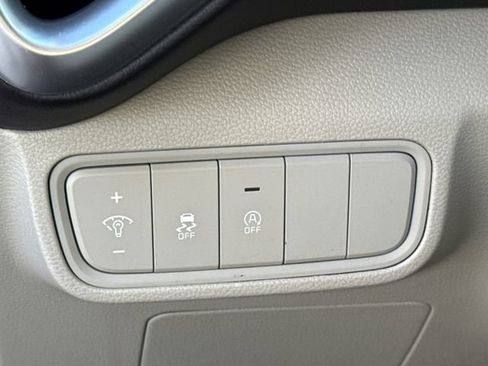 Used 2024 Kia Soul LX w/ Option Group 015 FWD image 19