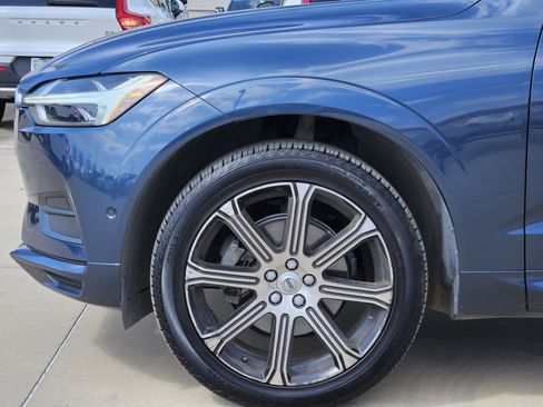 Used 2018 Volvo XC60 T5 Momentum w/ Vision Package image 15