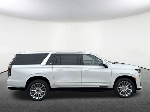 Certified 2022 Cadillac Escalade ESV Premium Luxury image 8