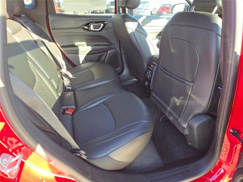 New 2026 Jeep Compass Latitude image 11