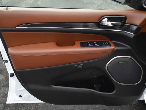 Used 2021 Jeep Grand Cherokee Overland image 27