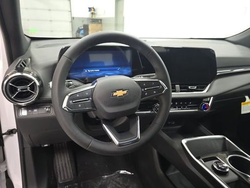 New 2026 Chevrolet Equinox LT image 11