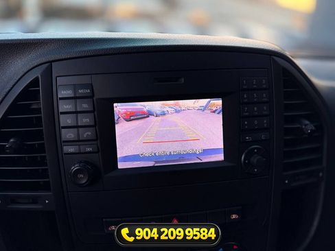 Used 2018 Mercedes-Benz Metris Passenger image 17