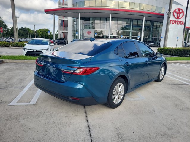 Used 2025 Toyota Camry LE FWD image 7