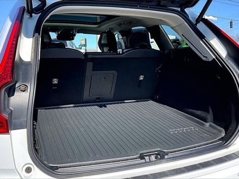 Used 2021 Volvo XC60 T5 Momentum w/ Advanced Package image 30