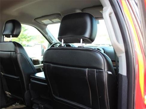 Used 2018 Ford F150 Lariat image 37