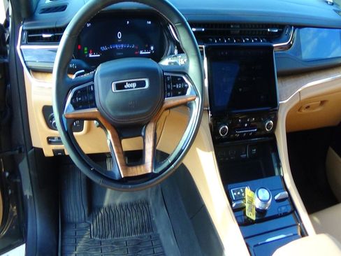 Certified 2024 Jeep Grand Cherokee L Summit image 16