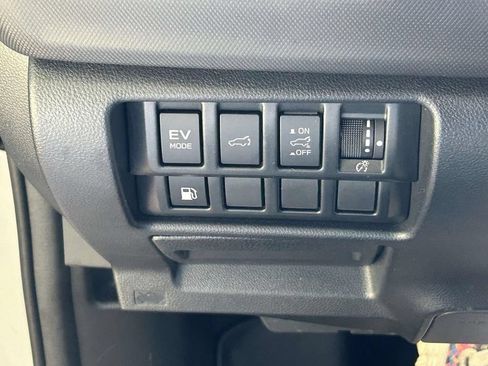 Used 2025 Subaru Forester Limited w/ Popular Package AWD/4WD image 20