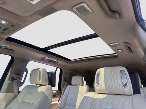 Used 2024 Cadillac Escalade Sport Platinum w/ LPO, ONYX Package AWD/4WD image 33