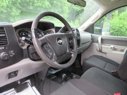 Used 2012 Chevrolet Silverado 2500 W/T w/ Snow Plow Prep Package AWD/4WD image 25