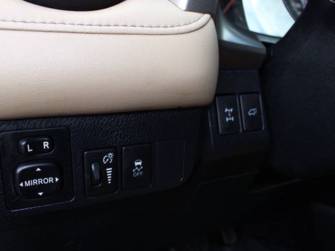Used 2013 Toyota RAV4 Limited AWD/4WD image 18