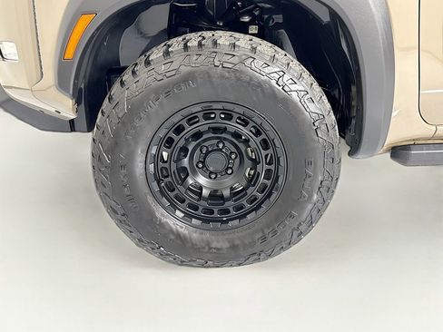 Used 2023 Nissan Frontier PRO-4X w/ Tow Package AWD/4WD image 29