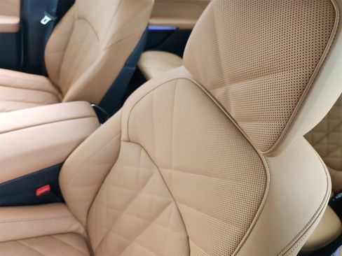 Used 2026 BMW X7 xDrive40i image 16