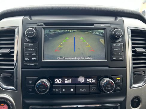 Used 2018 Nissan Titan SV w/ SV Convenience Package image 14