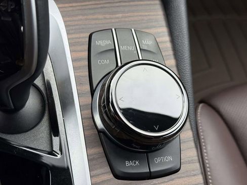 Used 2022 BMW 530i w/ Executive Package image 24