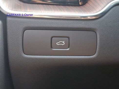 Certified 2023 Volvo XC60 B5 Plus AWD/4WD image 26
