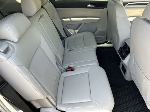 Used 2023 Volkswagen Atlas SE AWD/4WD image 11