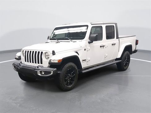 Used 2022 Jeep Gladiator Sport image 7