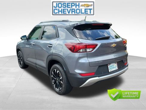 Used 2022 Chevrolet TrailBlazer LT w/ Convenience Package FWD image 3