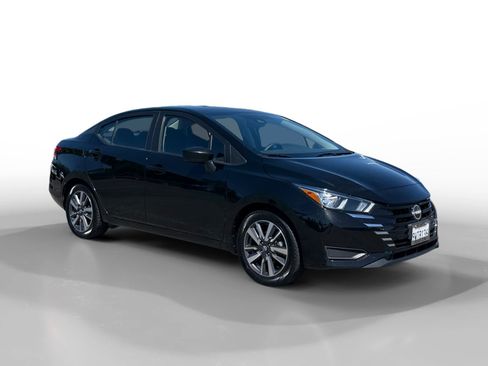 Used 2023 Nissan Versa SV FWD image 7