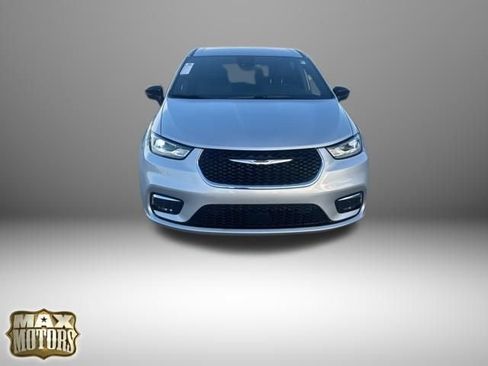 New 2026 Chrysler Pacifica Select image 3