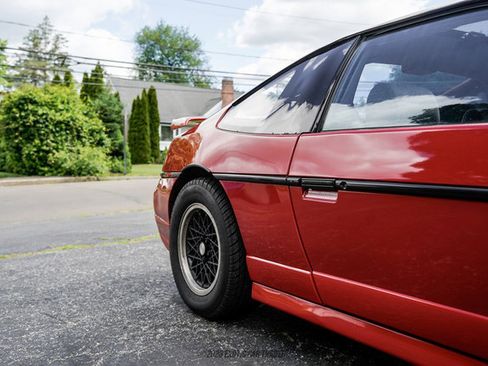 Used 1988 Pontiac Fiero GT RWD image 60