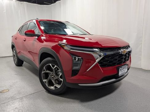 New 2026 Chevrolet Trax LT w/ Driver Confidence Package FWD image 2