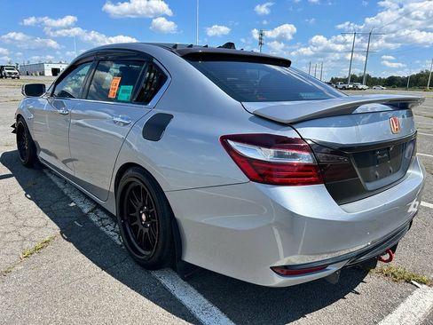 Used 2017 Honda Accord EX image 3