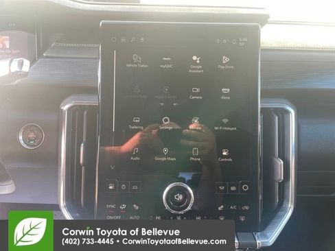 Used 2025 GMC Acadia Elevation image 18