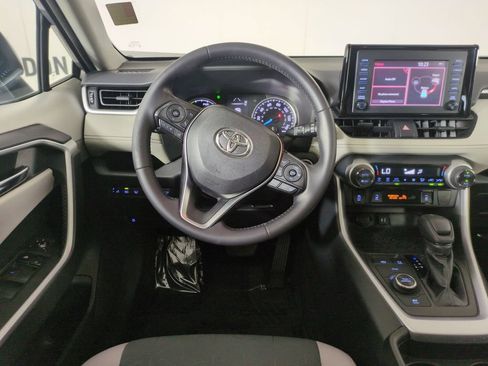 Used 2019 Toyota RAV4 XLE w/ Convenience Package AWD/4WD image 16