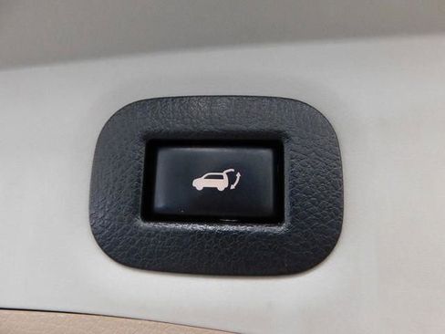 Used 2019 Nissan Rogue SL w/ Premium Package image 18