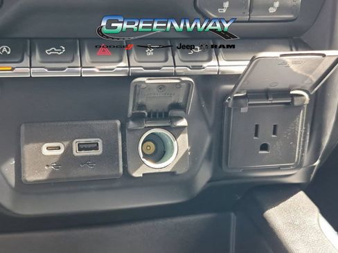 Used 2021 Chevrolet Silverado 1500 LT Trail Boss w/ Convenience Package II AWD/4WD image 17