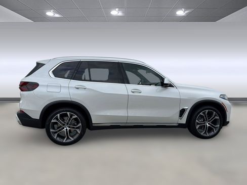 New 2026 BMW X5 sDrive40i w/ Climate Comfort Package RWD image 8