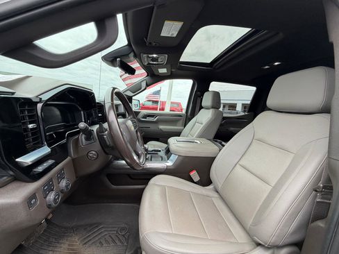 Used 2022 Chevrolet Silverado 1500 LTZ w/ LTZ Premium Package image 7