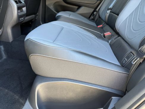 Used 2025 Volkswagen Tiguan SE w/ Panoramic Sunroof Package AWD/4WD image 24