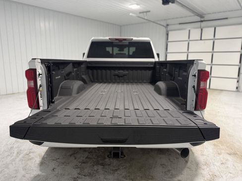 Used 2025 Chevrolet Silverado 3500 High Country w/ High Country Premium Package image 35